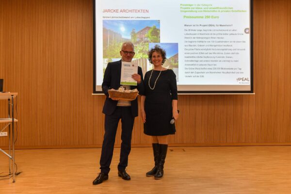 Stadt Mannheim Verleihung Umweltpreis

Foto © Ruffler *** Foto ist honorarpflichtig! *** Auf Anfrage in hoeherer Qualitaet/Aufloesung. Belegexemplar erbeten. Veroeffentlichung ausschliesslich fuer journalistisch-publizistische Zwecke. For editorial use only.